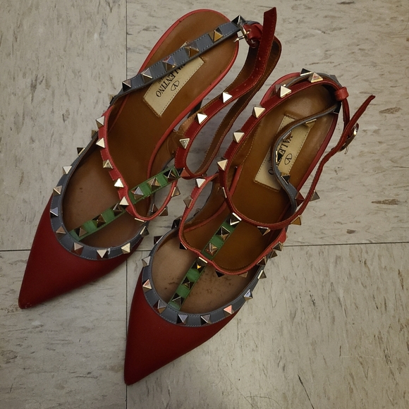 SOLD!! - Valentino Rockstuds size 38.5 - Picture 2 of 5